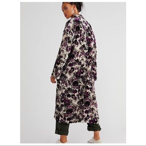 FREE PEOPLE
Simone Velvet Duster  - Picture 4 of 10